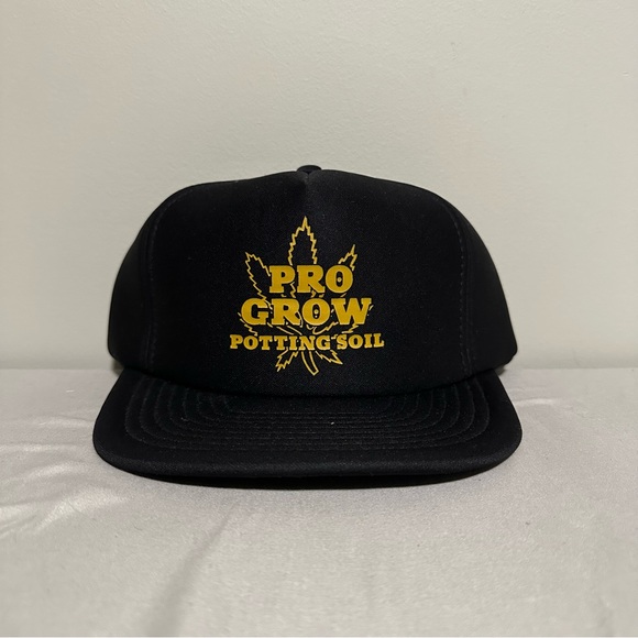 Other - Vintage Weed Trucker Hat